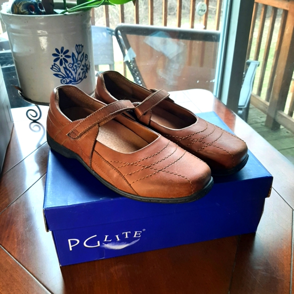 PG Lite Cognac Leather Comfort Walking Shoes Size 10